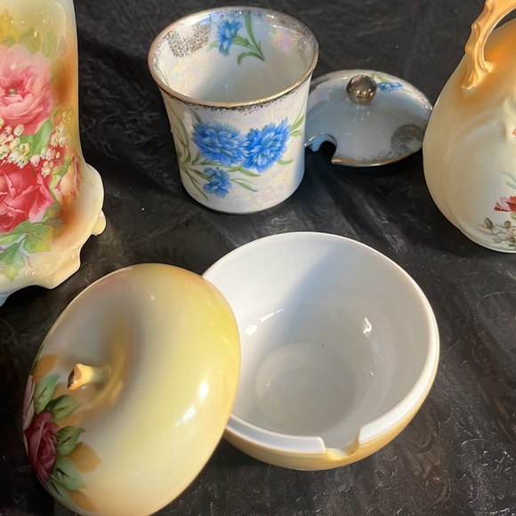 Vases, Sugar Bowls, 2 Each Antique EUC - Picture 2 of 7